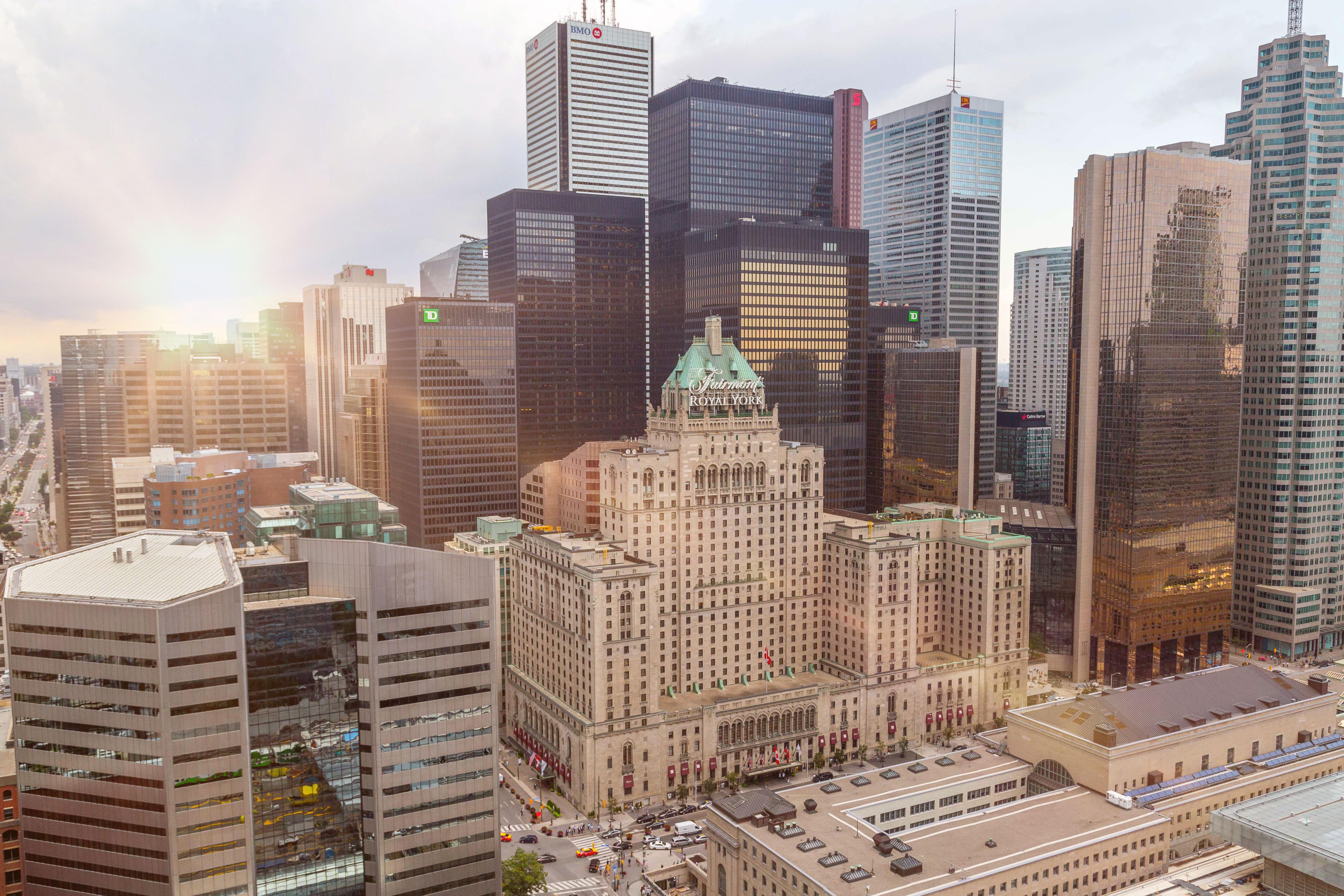 Fairmont Royal York Hotel Торонто Екстериор снимка Aerial view of the hotel (2017)