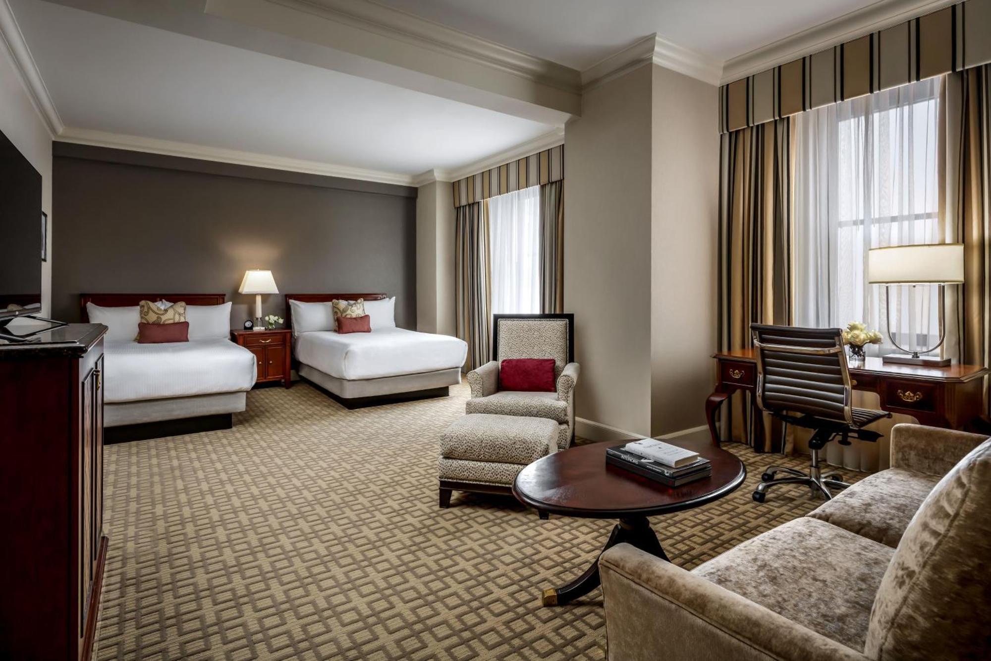 Fairmont Royal York Hotel Торонто Екстериор снимка A suite at the Waldorf Astoria Washington DC
