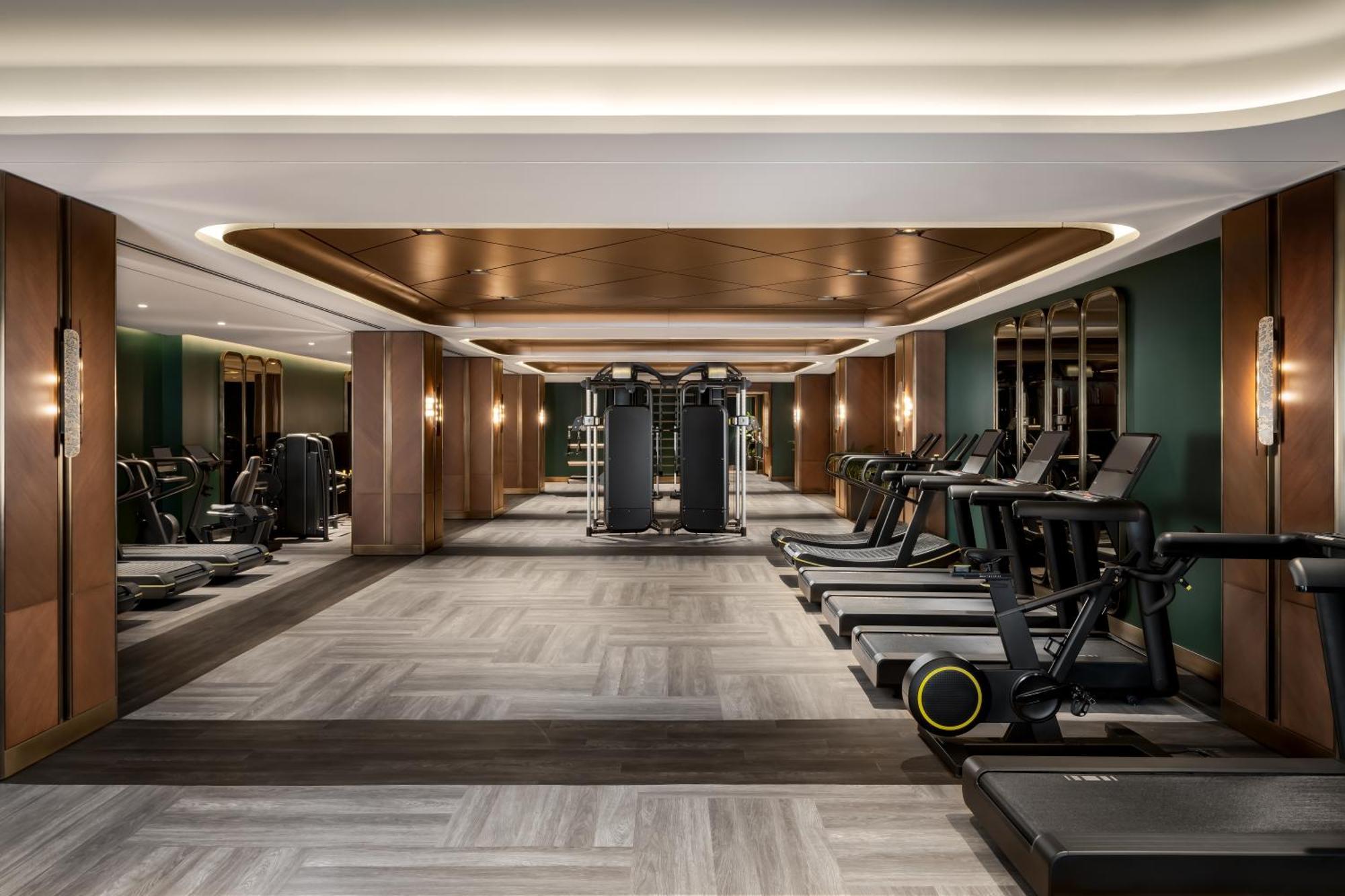 Fairmont Royal York Hotel Торонто Екстериор снимка The gym at The Hari