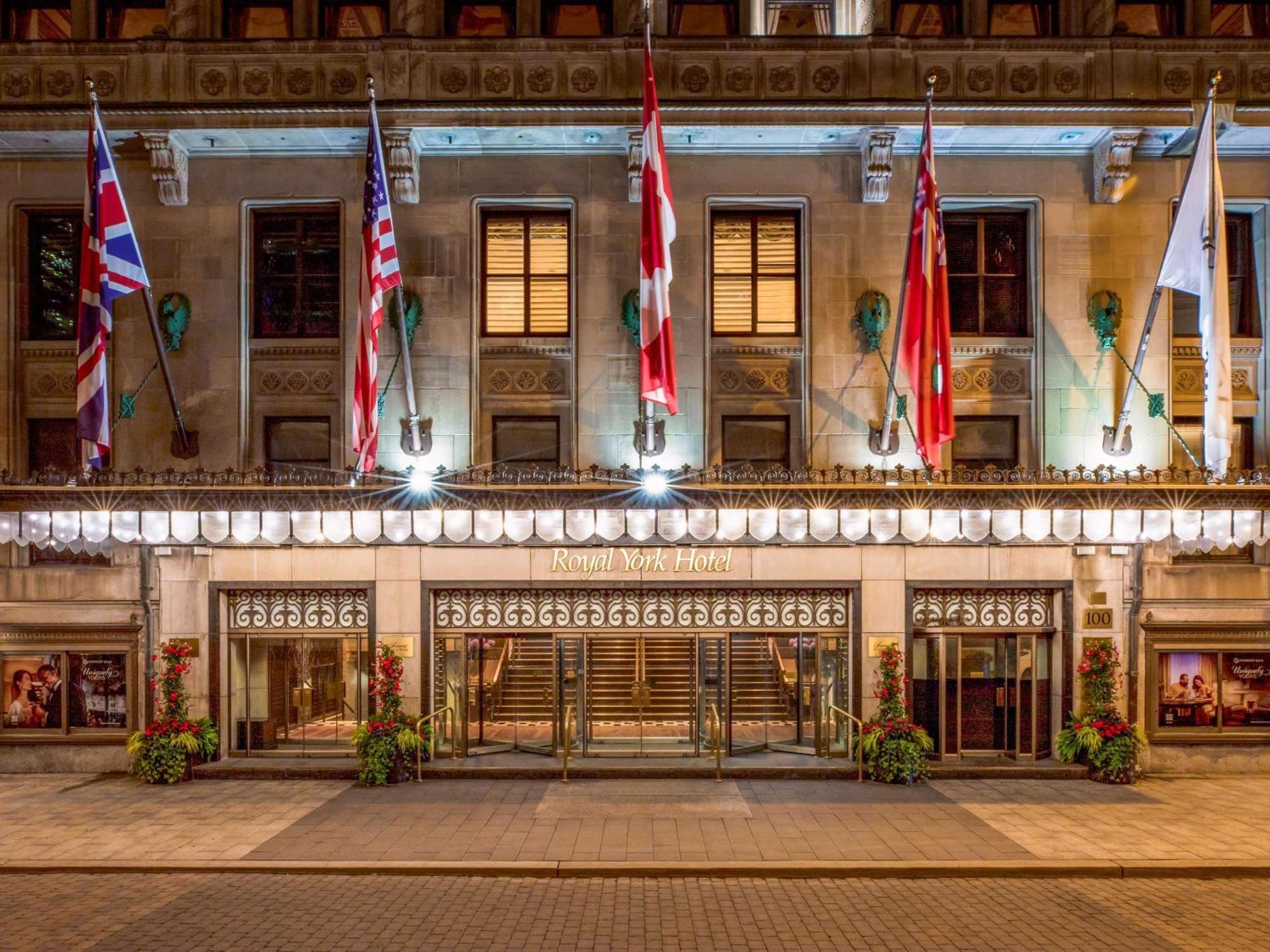 Fairmont Royal York Hotel Торонто Екстериор снимка