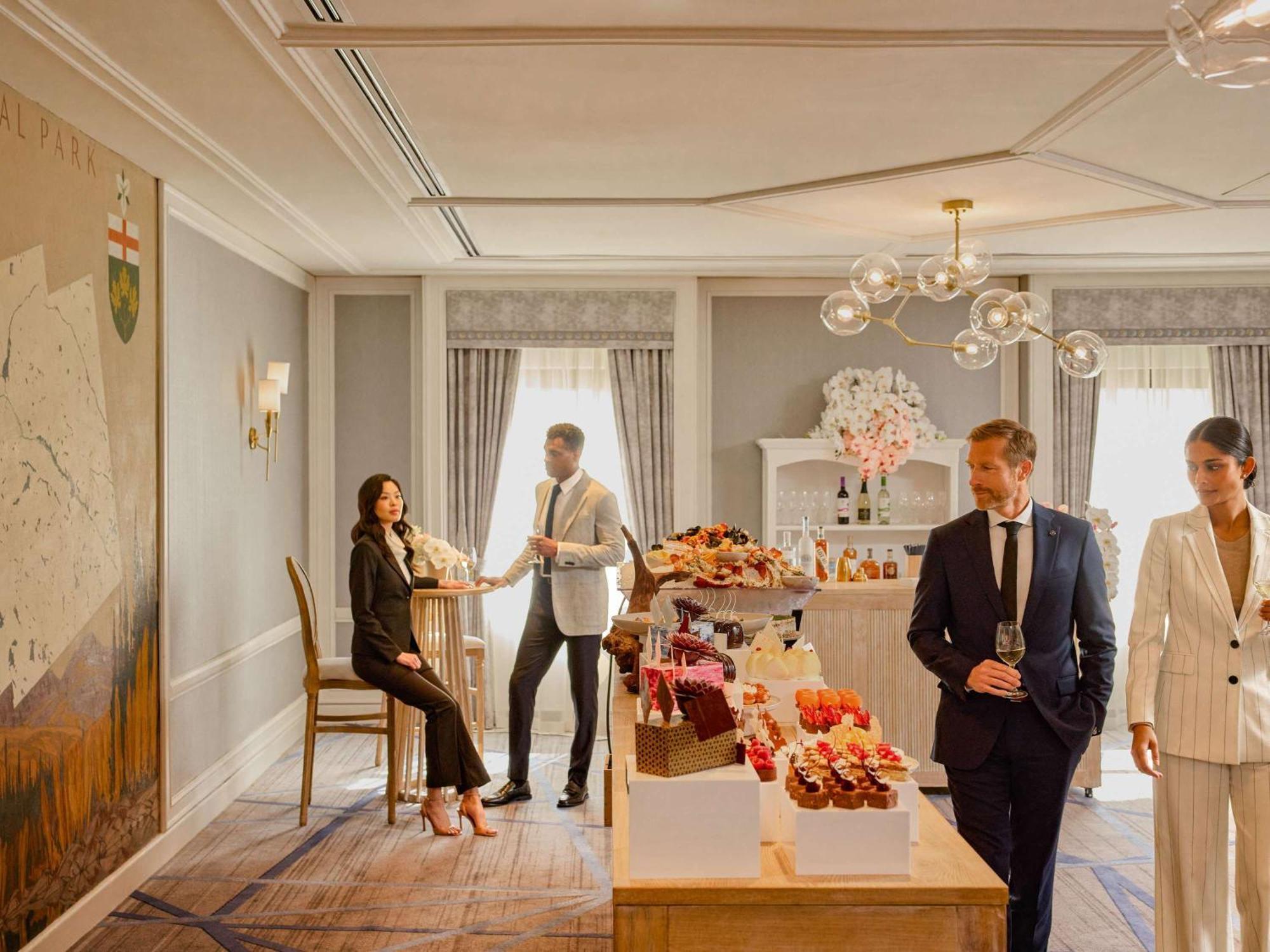 Fairmont Royal York Hotel Торонто Екстериор снимка