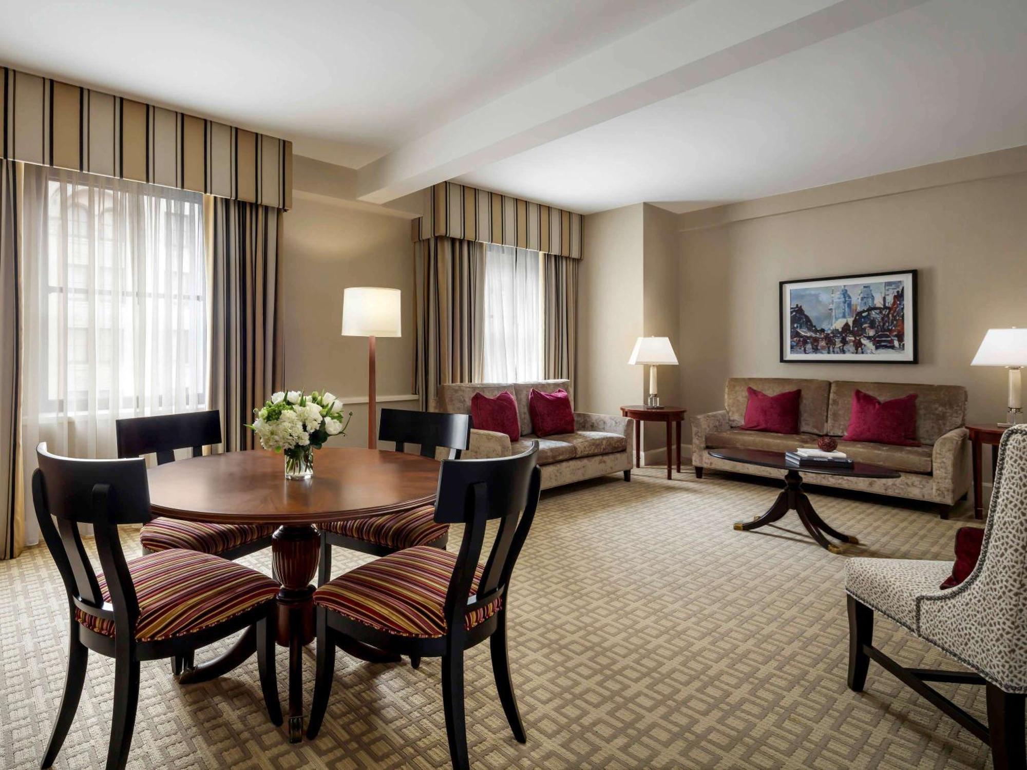 Fairmont Royal York Hotel Торонто Екстериор снимка